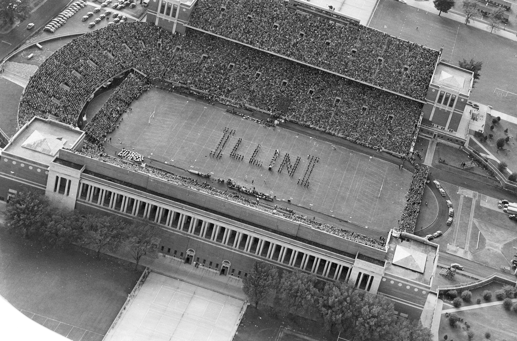 Marching Illini form 'Illini' in Memorial Stadium